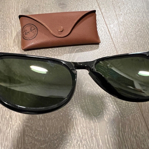 RAY-BAN polarized sunglasses with green lenses - Picture 9 of 9